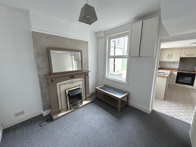 2 Adelaide Avenue 6 of 14