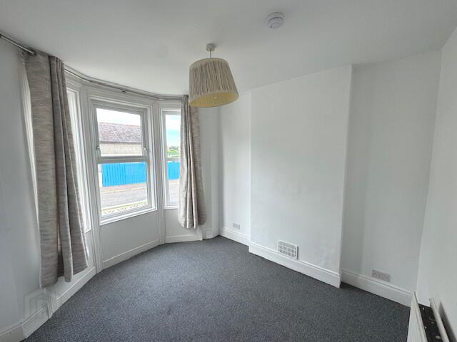 2 Adelaide Avenue 3 of 14