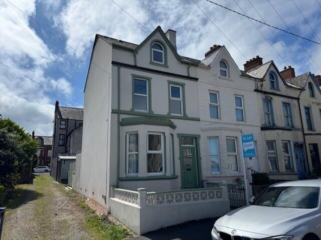 2 Adelaide Avenue 1 of 14