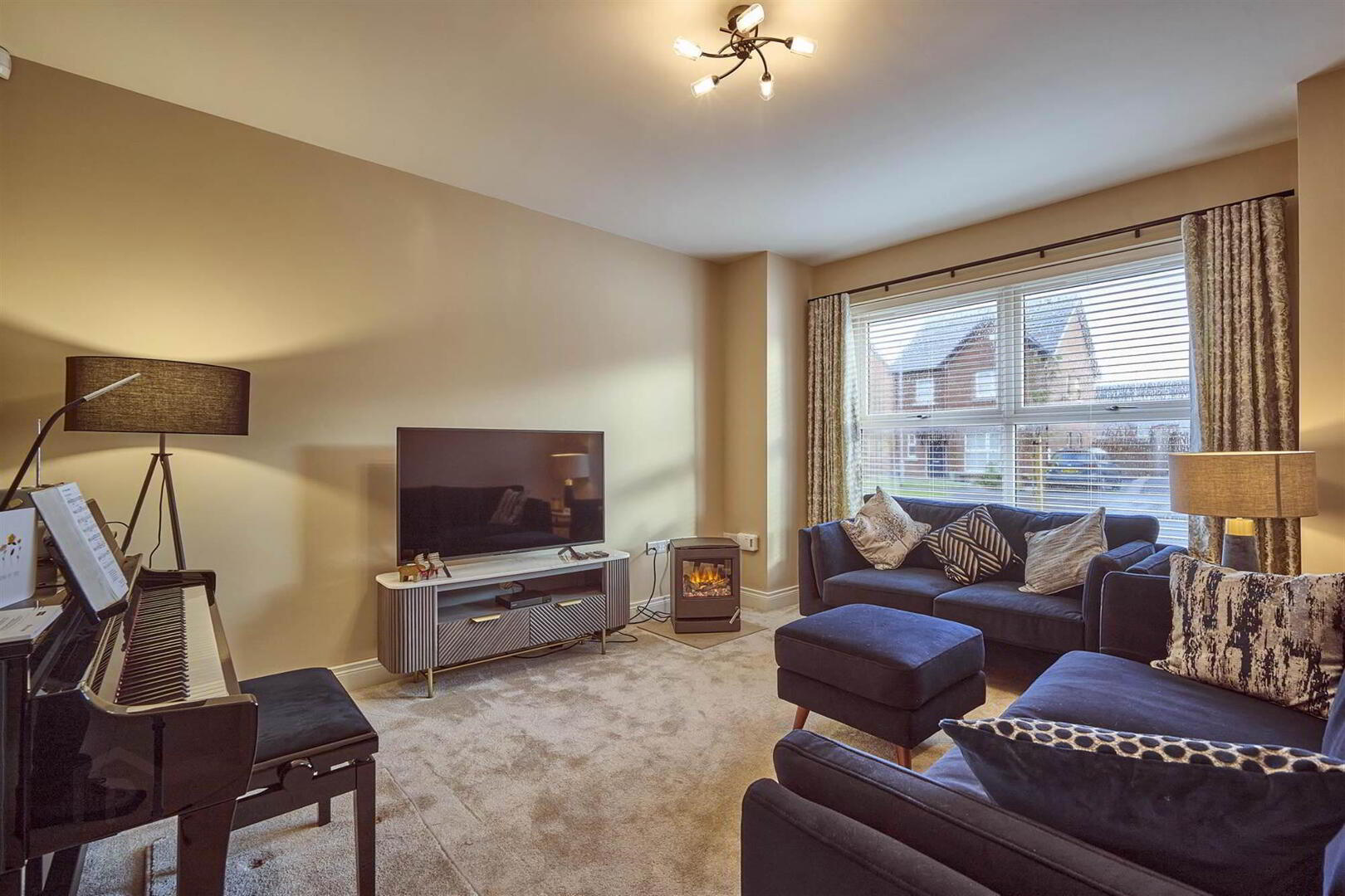 38 Helens Wood Lane 3 of 15