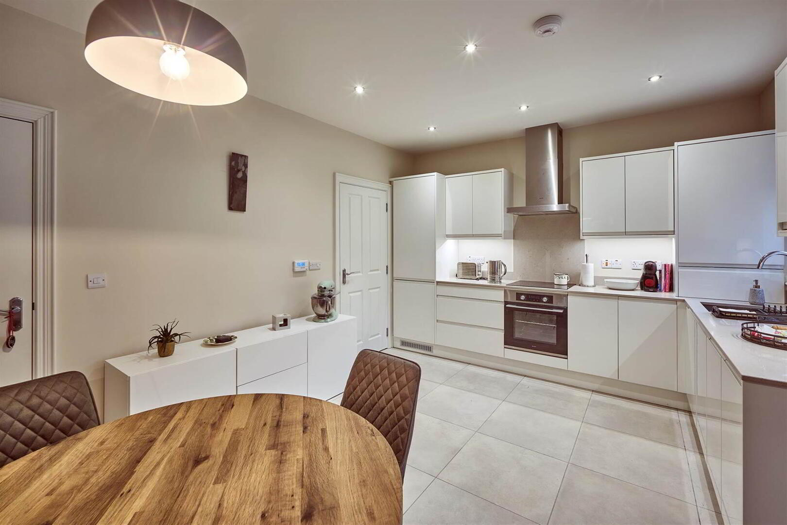 38 Helens Wood Lane 5 of 15