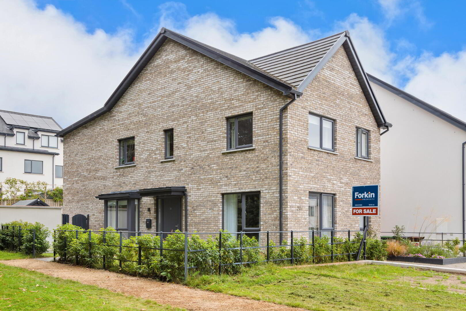 24 Vartry Avenue 1 of 27