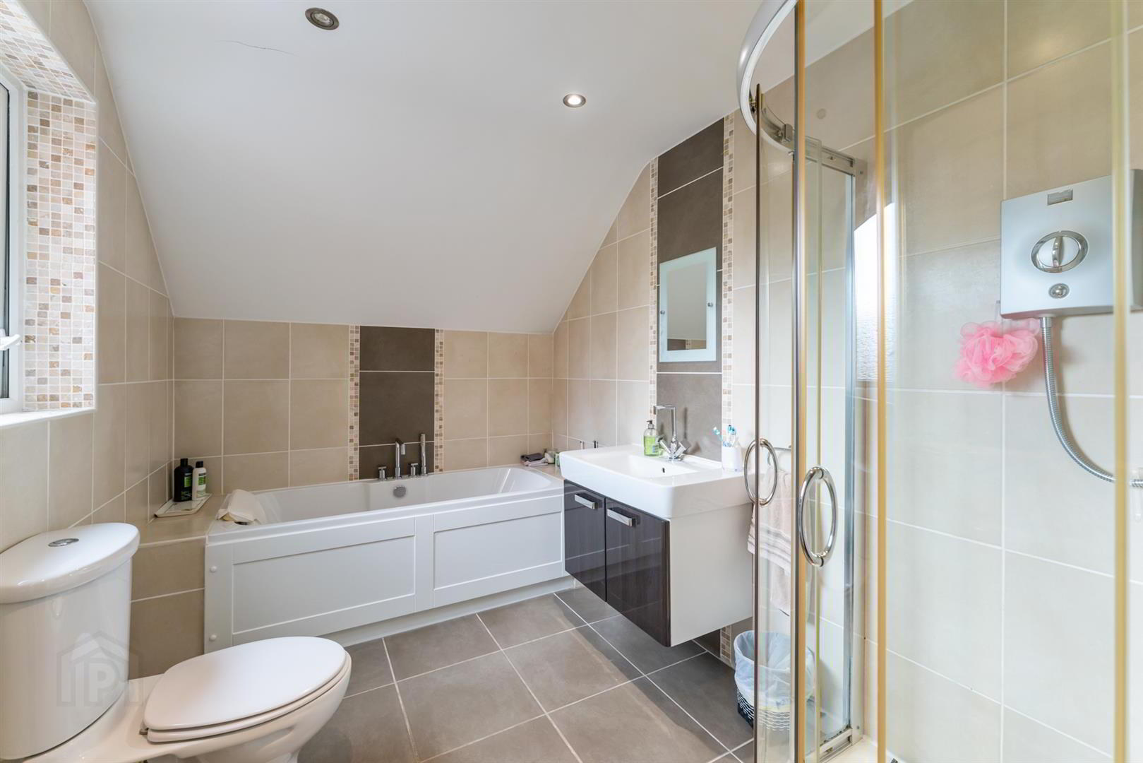4 Garland Crescent 25 of 30