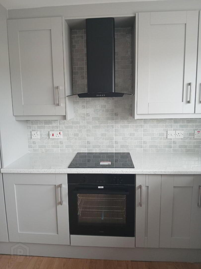 24 Sunningdale Court 3 of 8