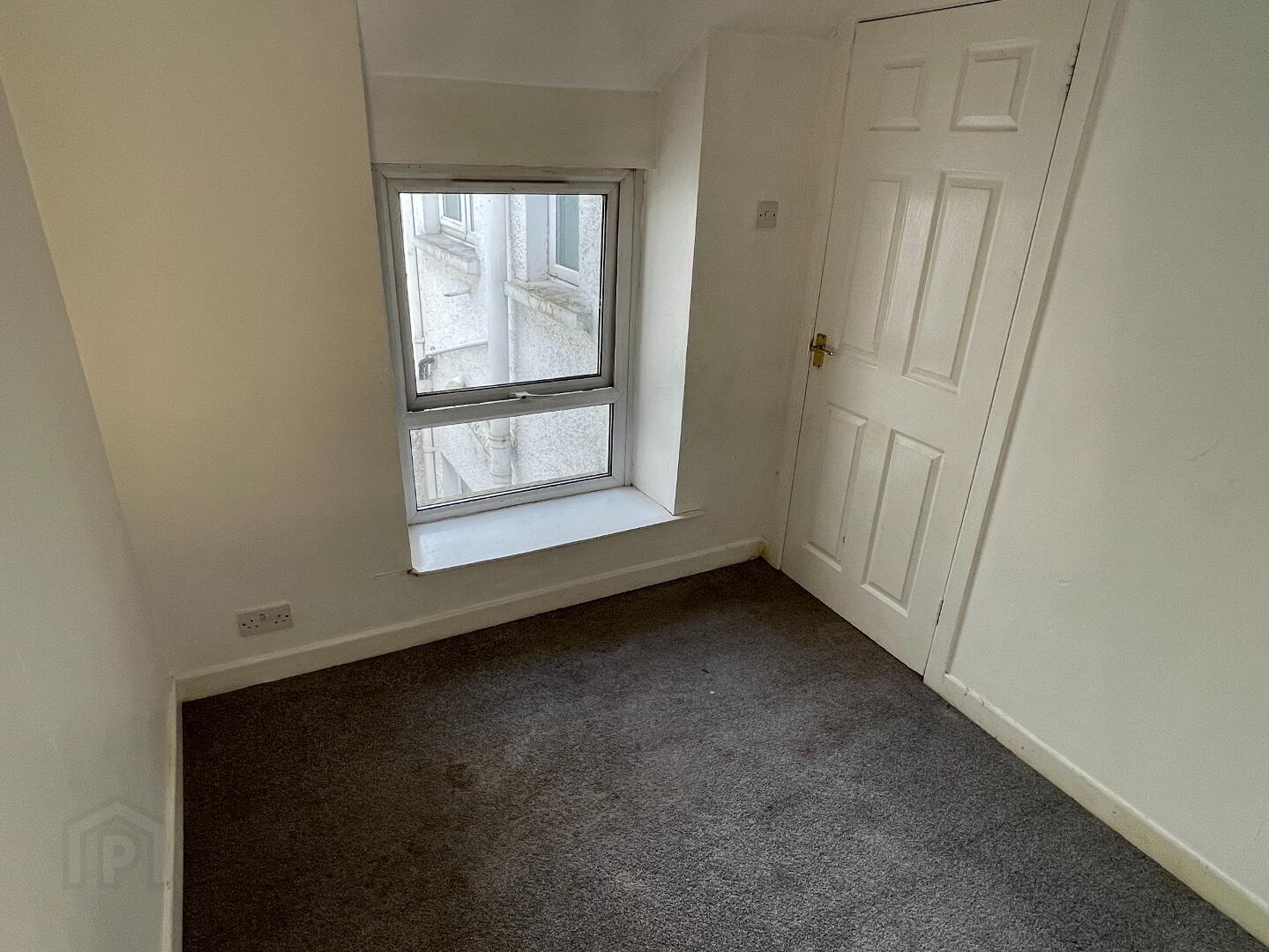 2 Sandy Row 9 of 15