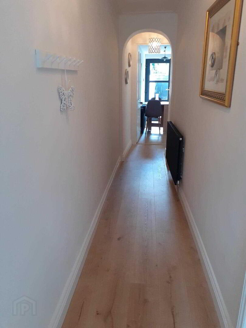 5 Court Devenish 4 of 15
