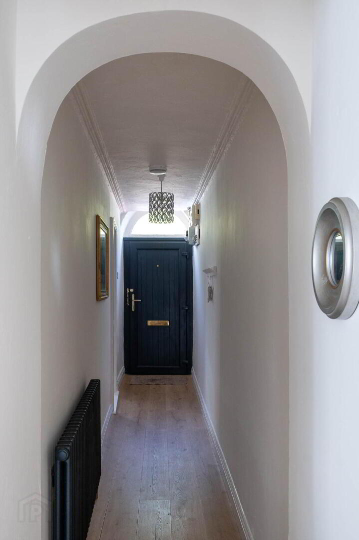 5 Court Devenish 2 of 31