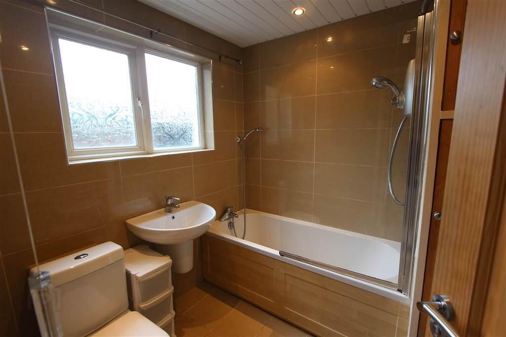73 Sandhurst Gardens 6 of 9