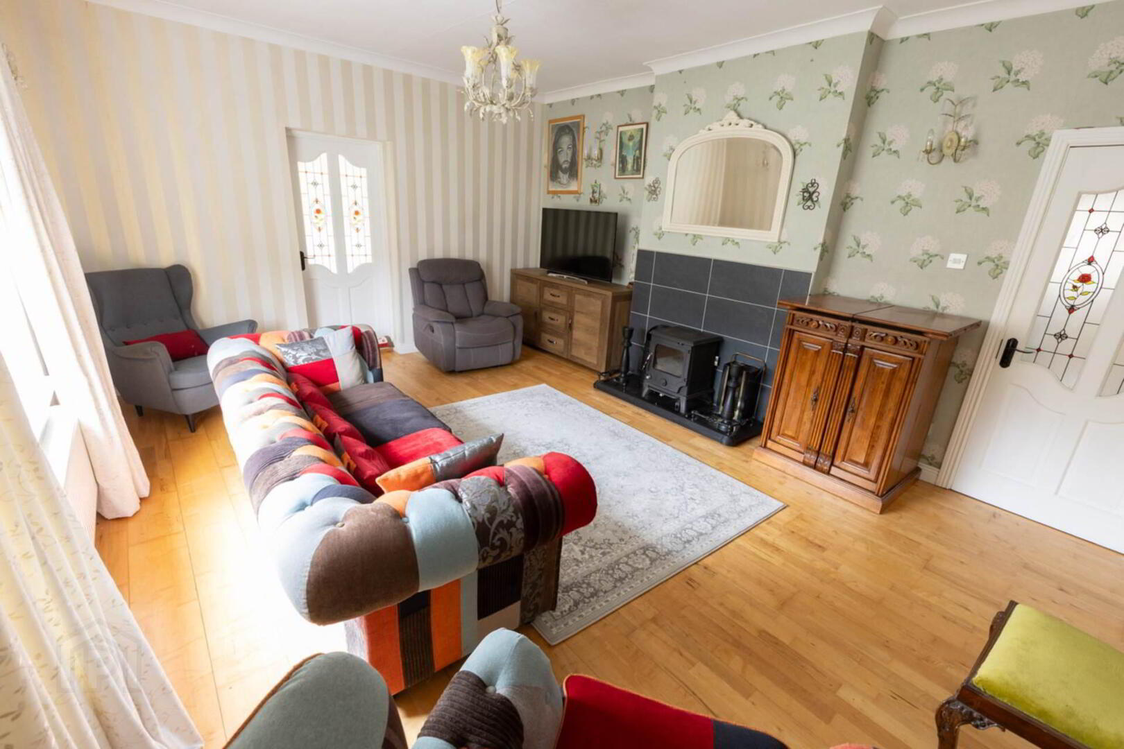 The Residence, Main Street 22 of 96