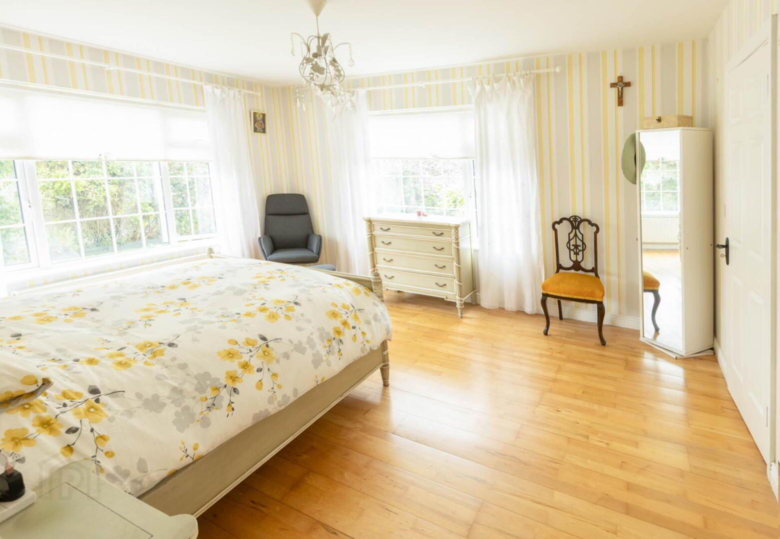 The Residence, Main Street 49 of 96
