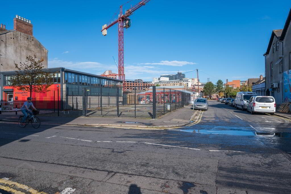 76/78 Donegall Pass 4 of 16