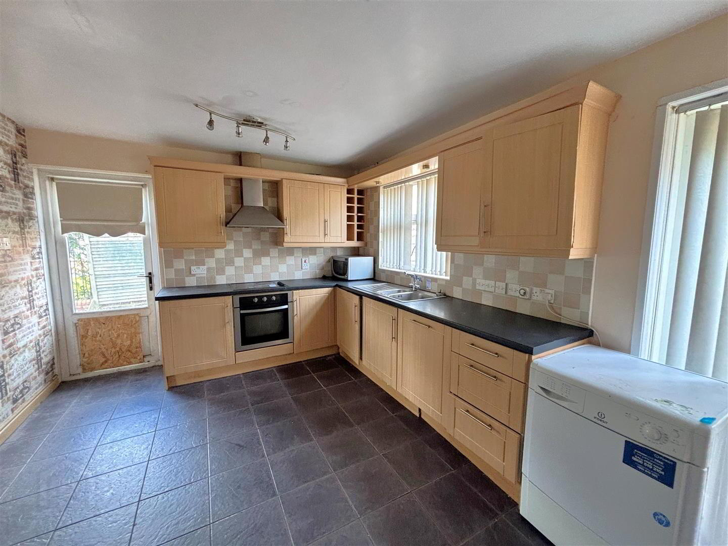19 Ambleside Court 9 of 17