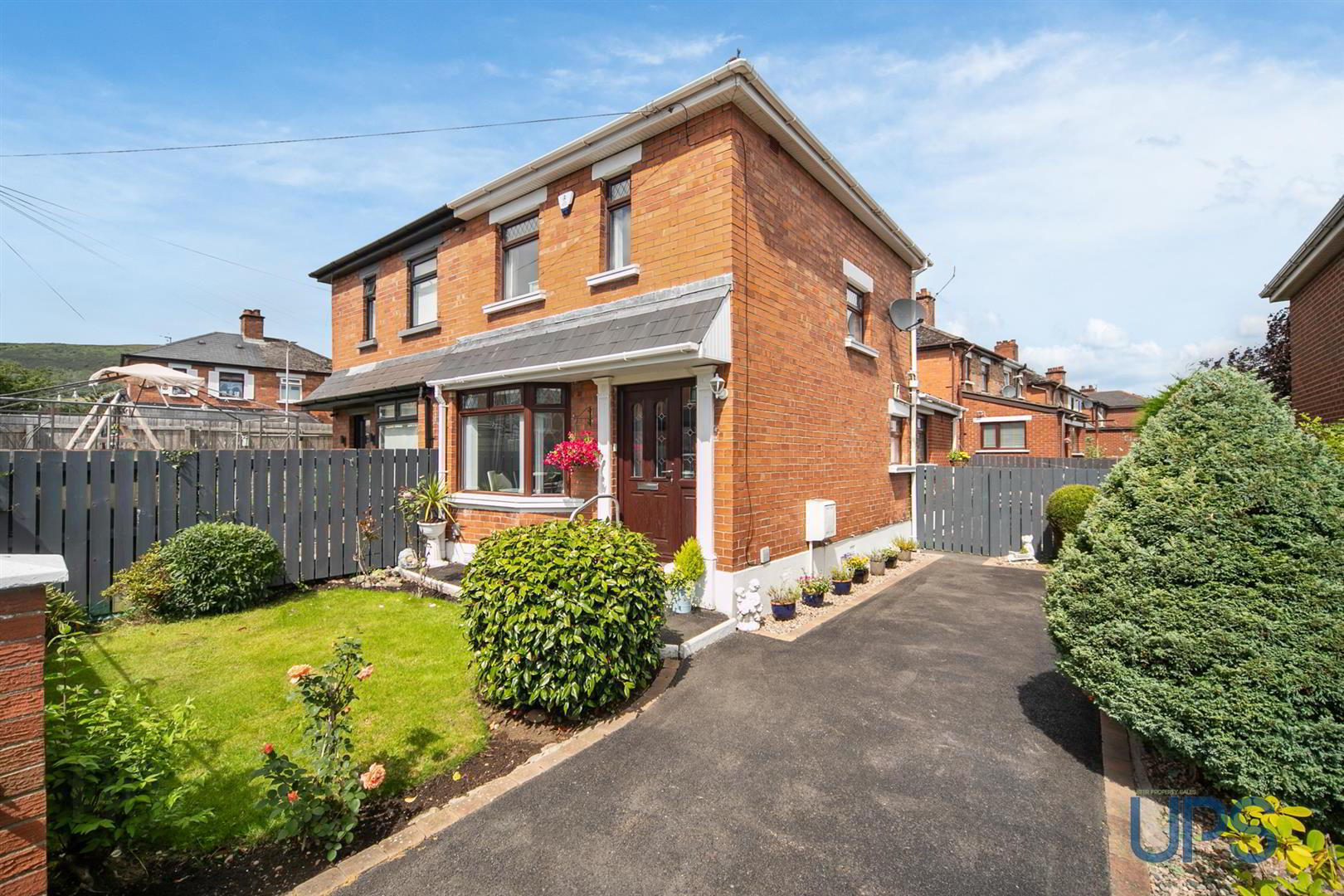 37 Andersonstown Park 1 of 29