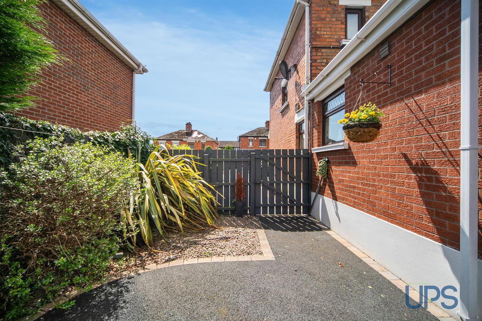 37 Andersonstown Park 23 of 29