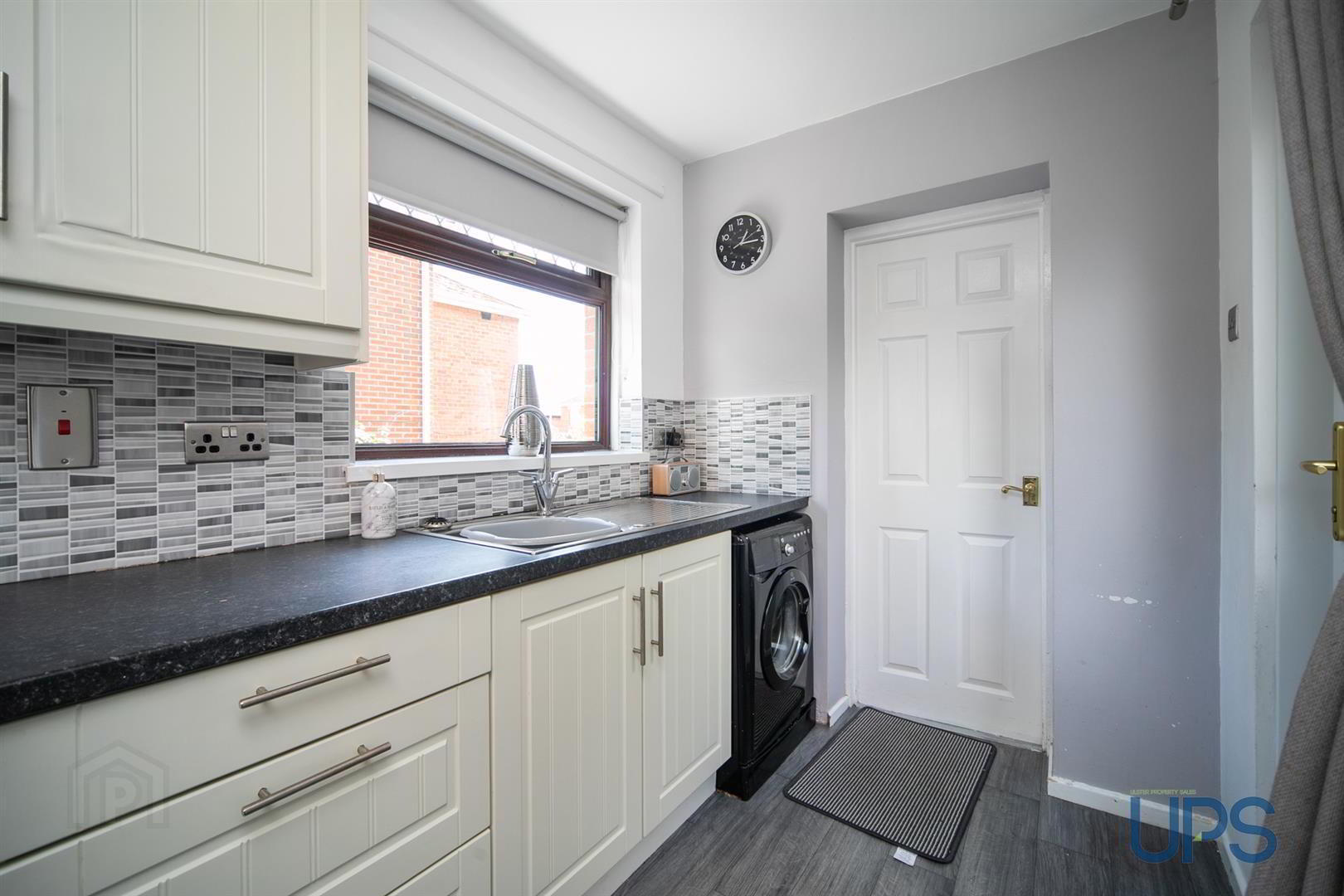 37 Andersonstown Park 10 of 29