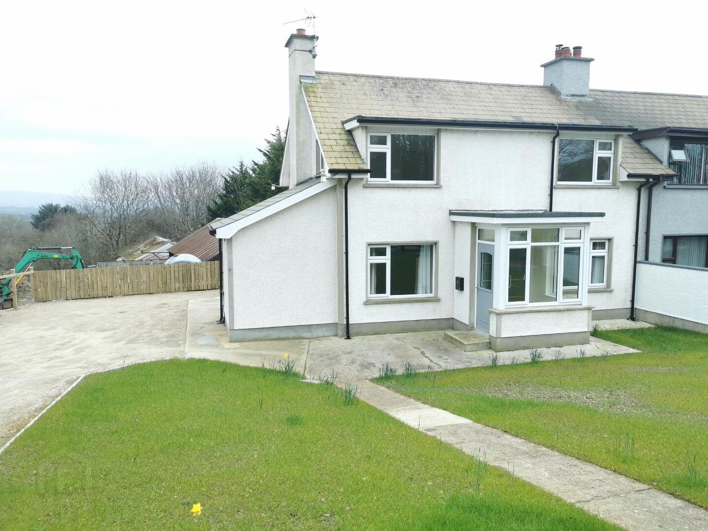 33 Dernaflaw Rd 1 of 7