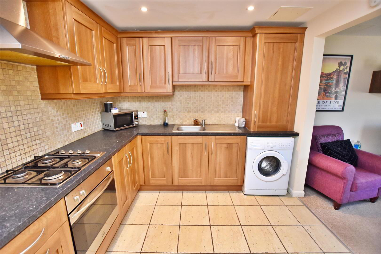 7 Victoria Corner, 1a Inverary Avenue 9 of 12