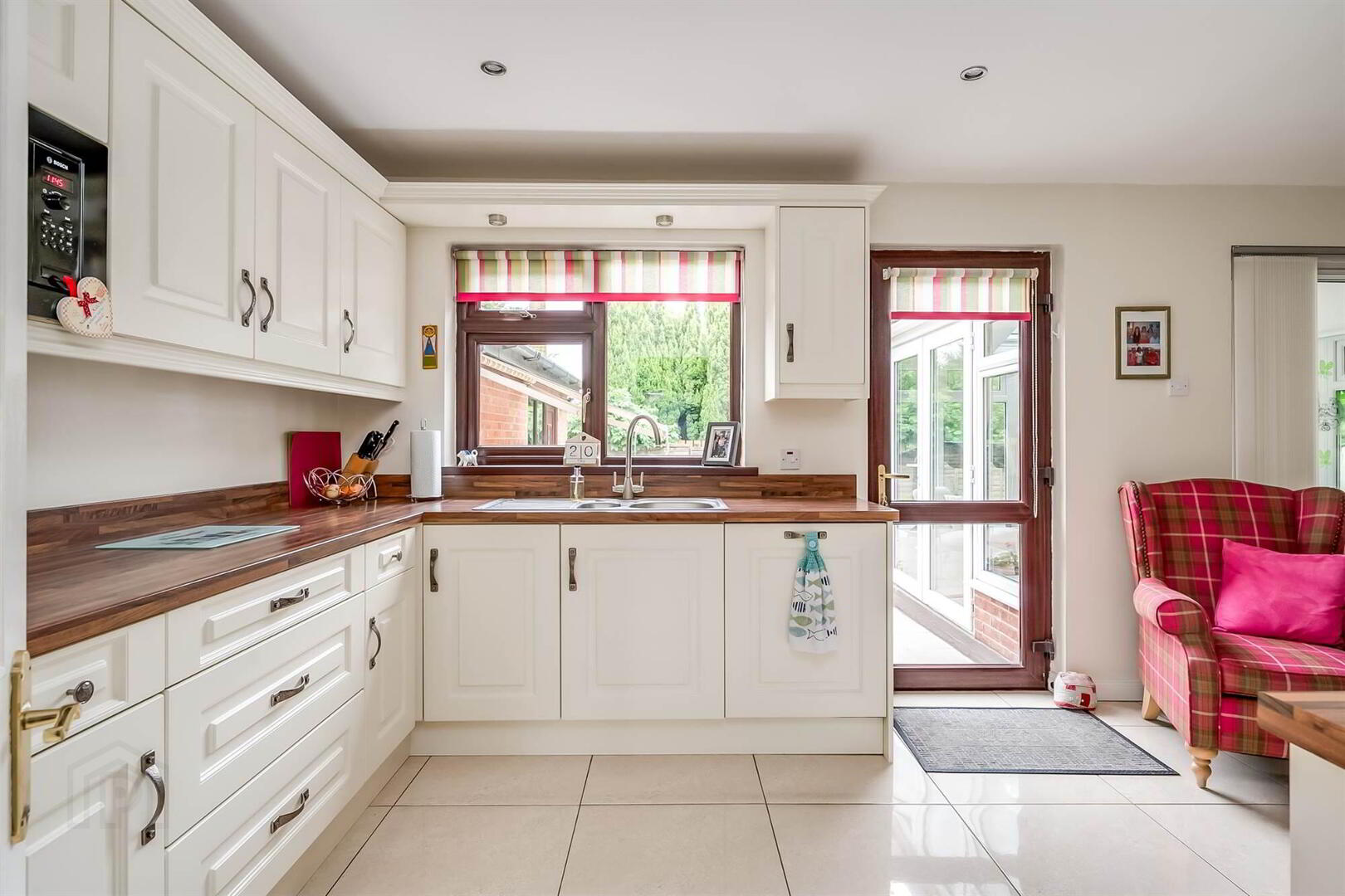 69 Oakhurst Avenue 20 of 35