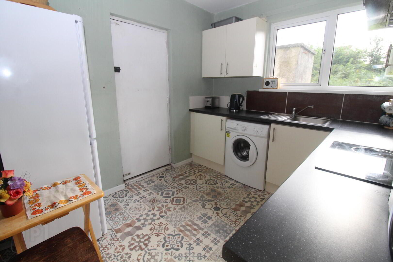 101 Newtownards Road 6 of 14