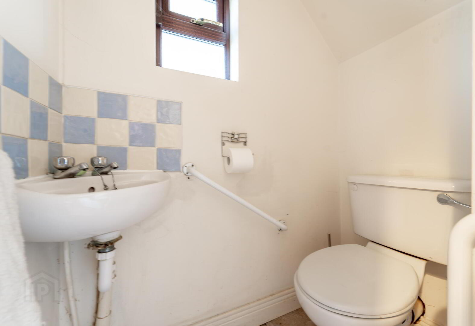 10 Saint James's Road 8 of 23