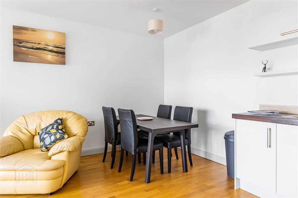 Apt 27 The Oar Building, 31 Annadale Crescent 6 of 21