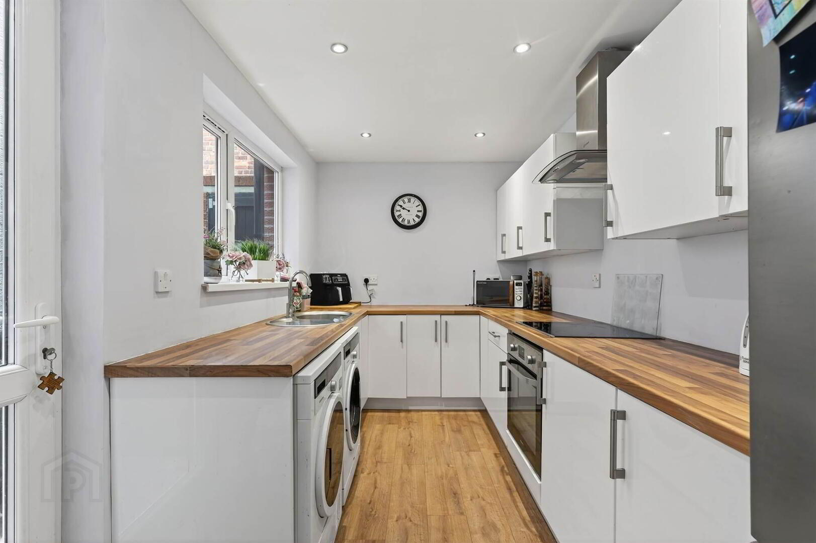15 Hillview Avenue 8 of 18