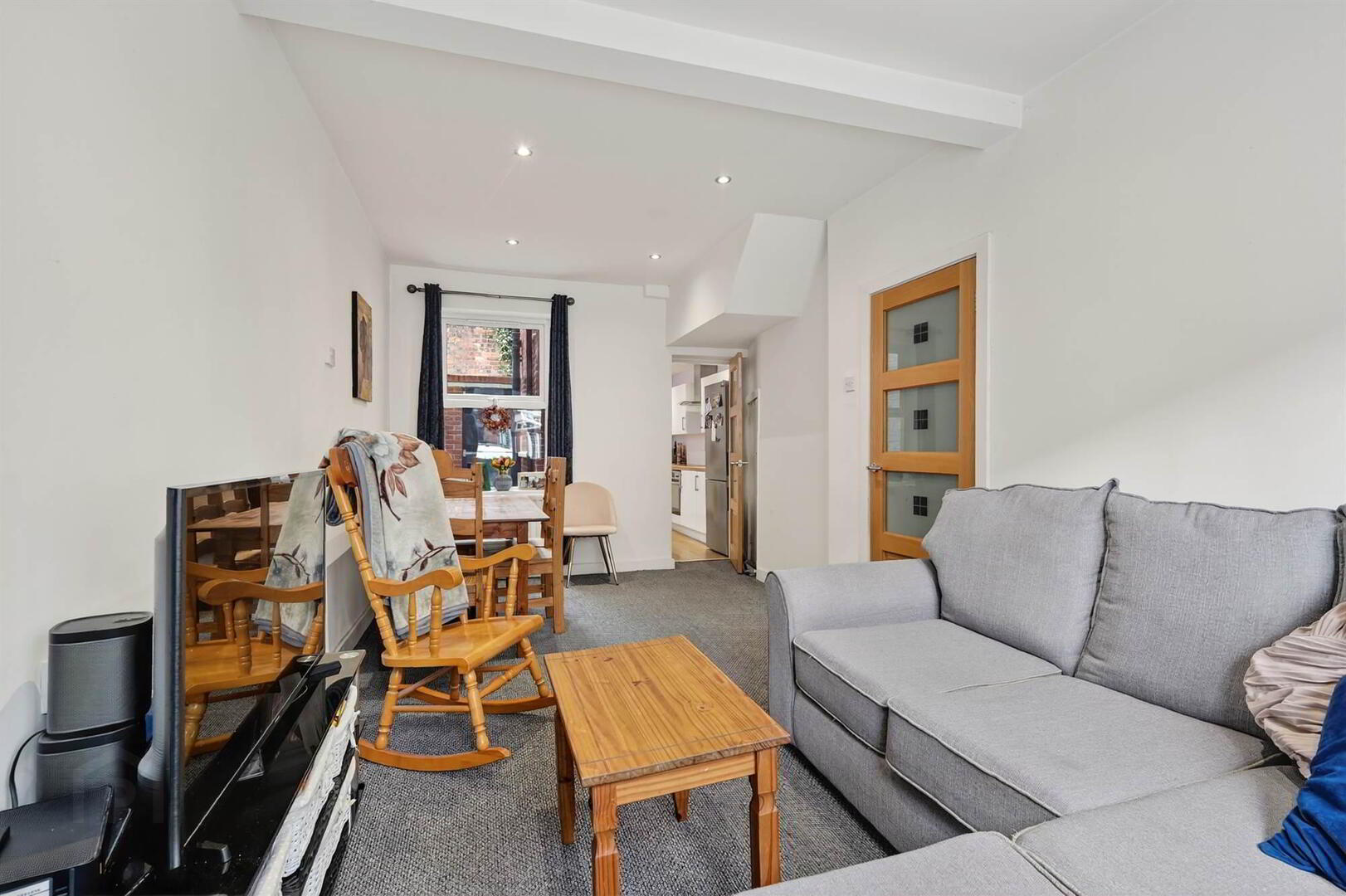 15 Hillview Avenue 6 of 18