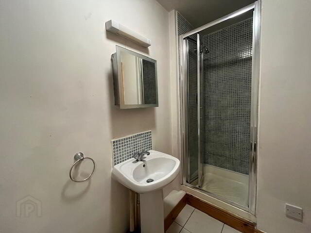 Woodbrook Crescent 7 of 9