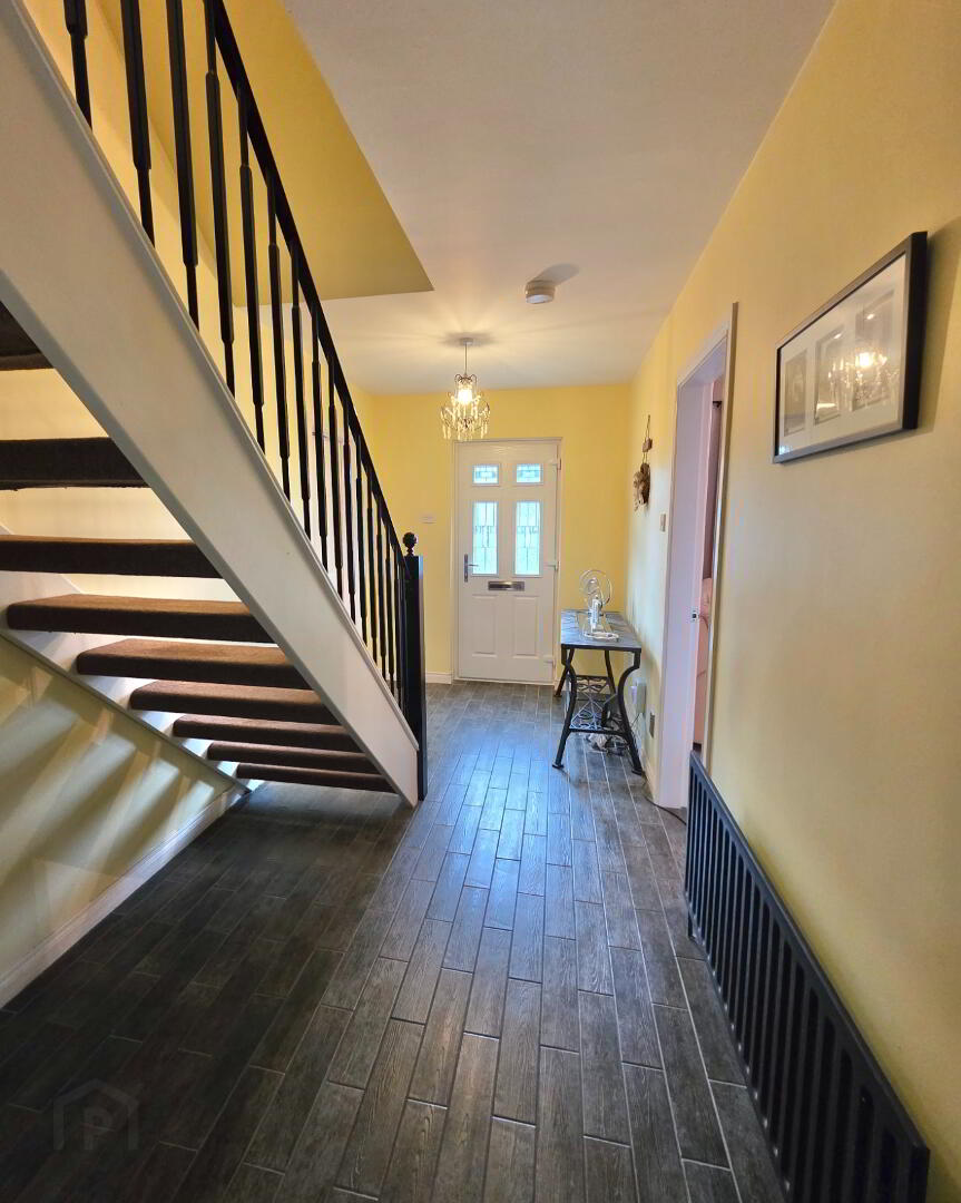 12 Manor Court 3 of 47