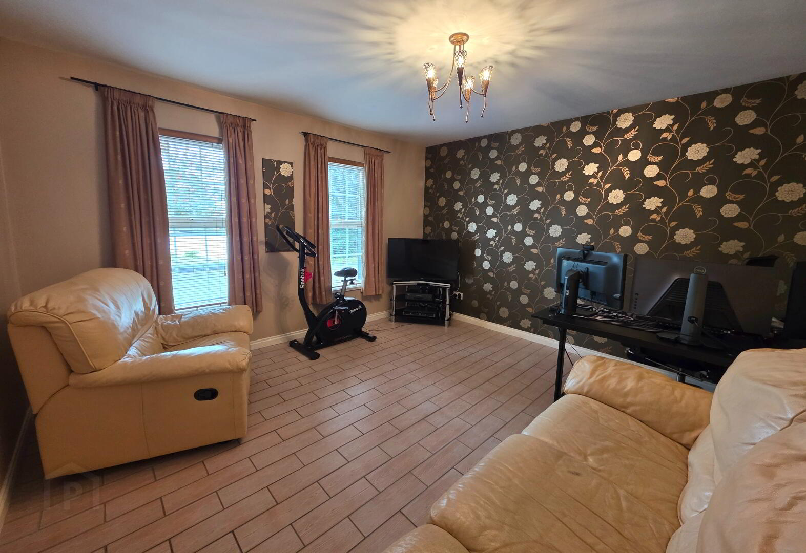 12 Manor Court 6 of 47