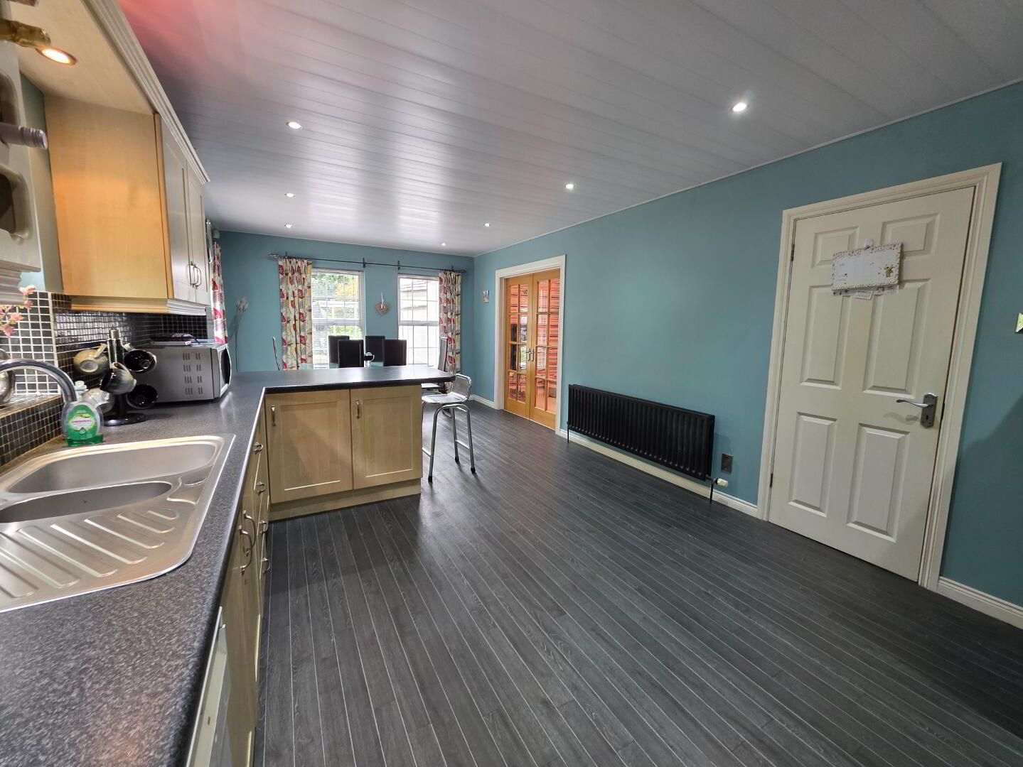 12 Manor Court 9 of 47