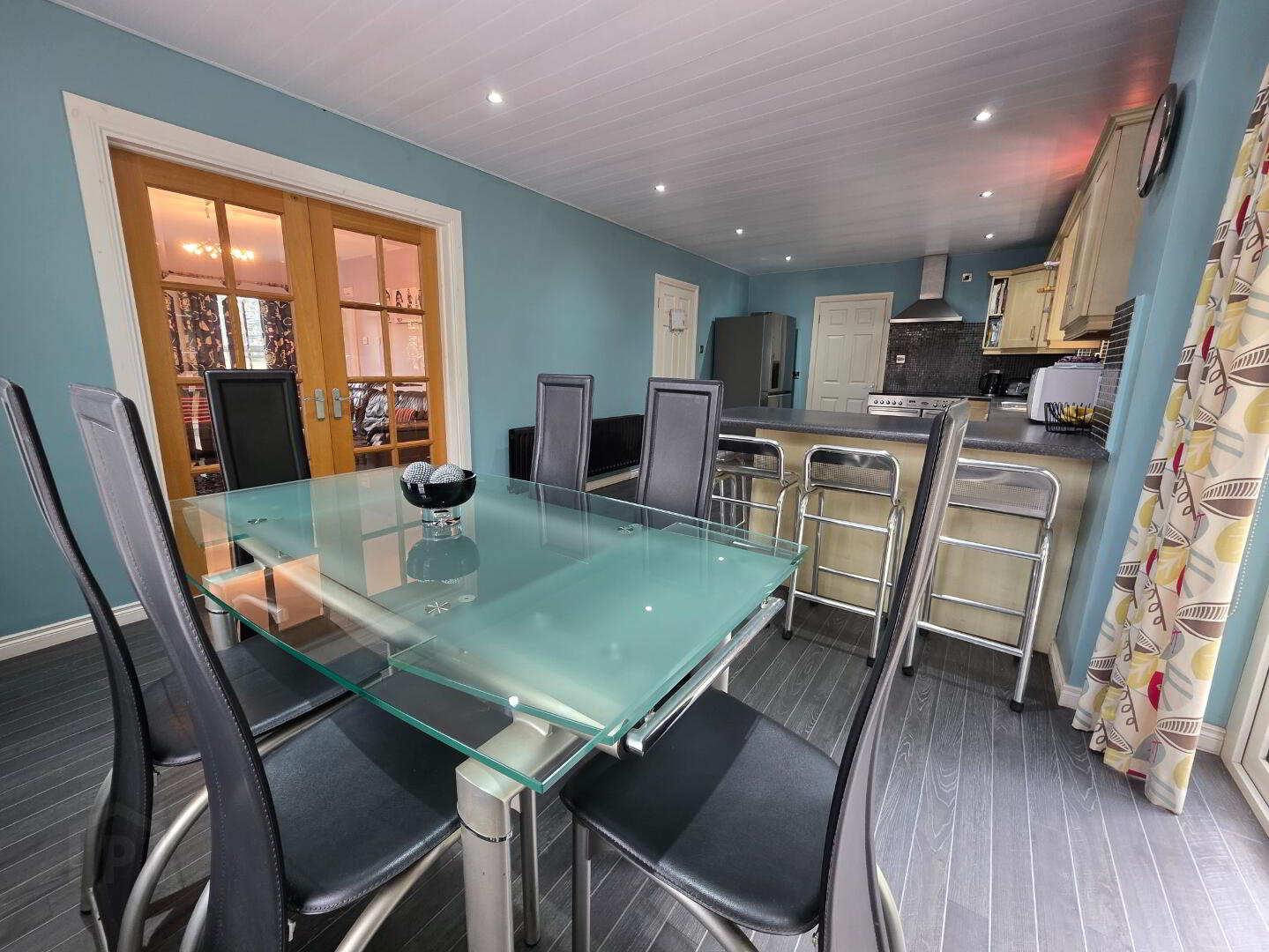 12 Manor Court 13 of 47