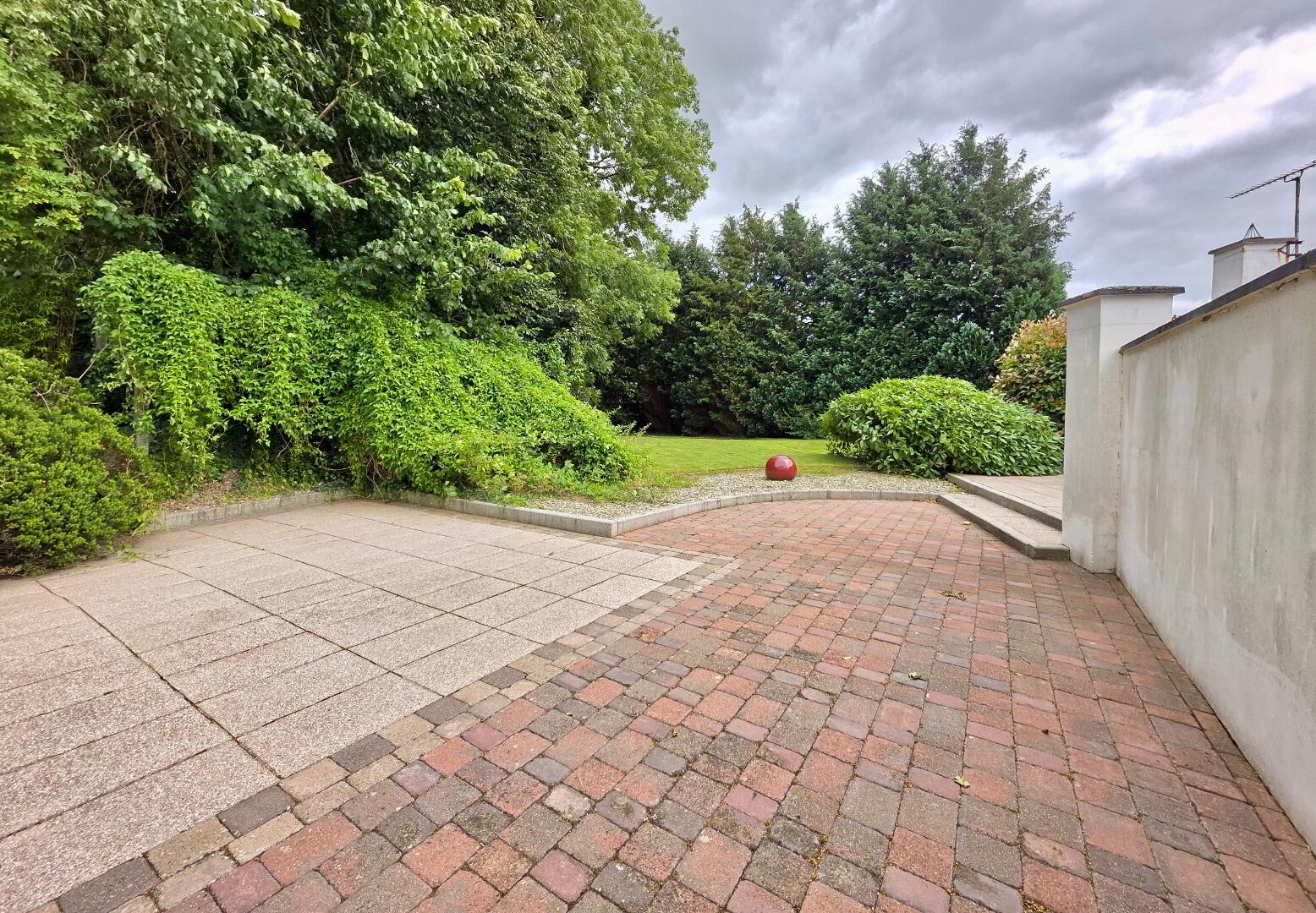 12 Manor Court 37 of 47