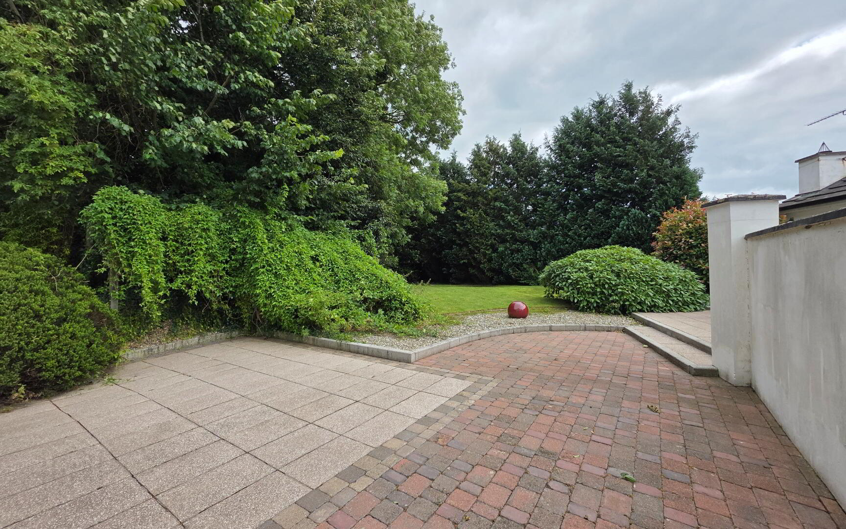12 Manor Court 39 of 47