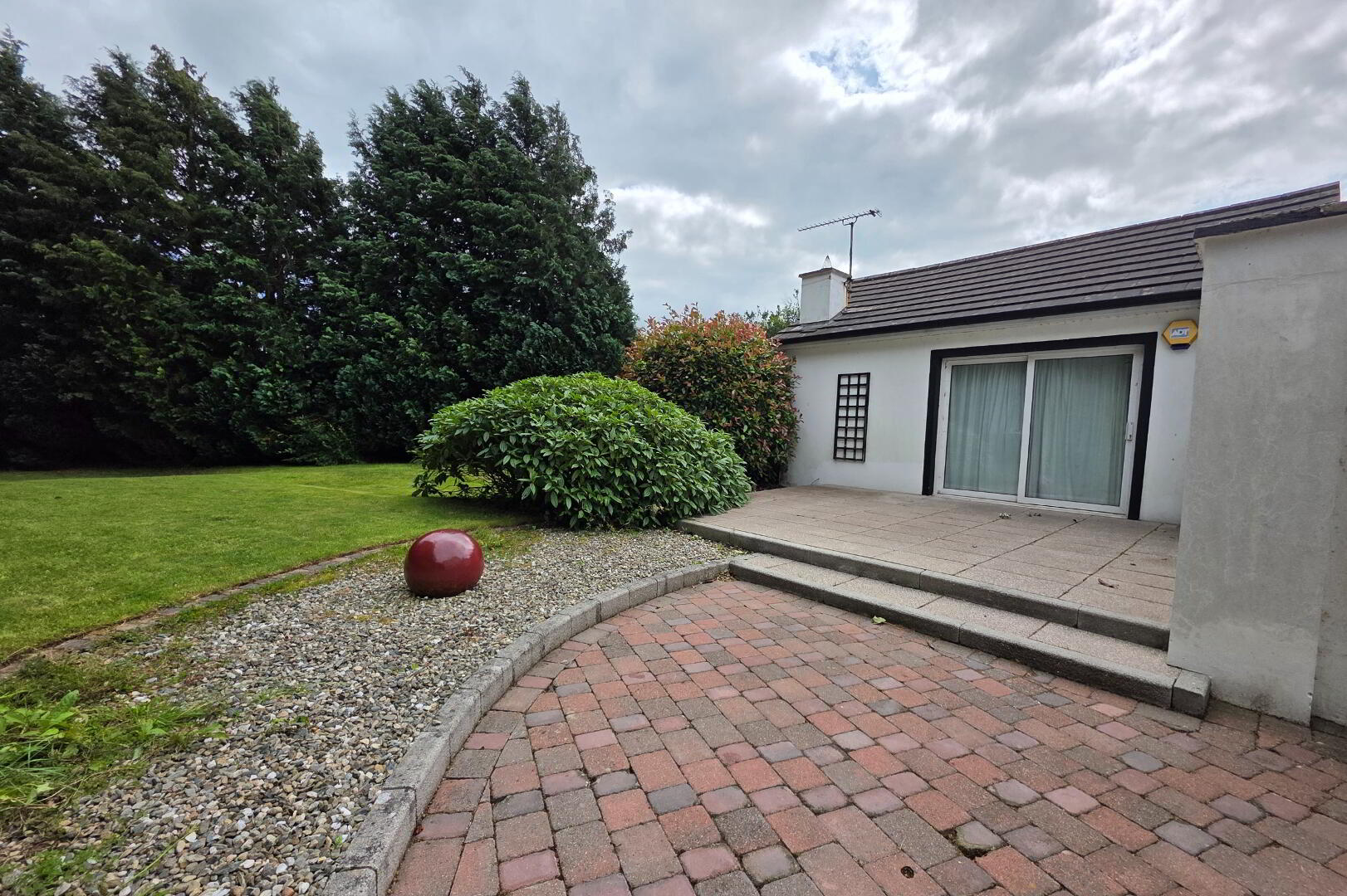 12 Manor Court 41 of 47