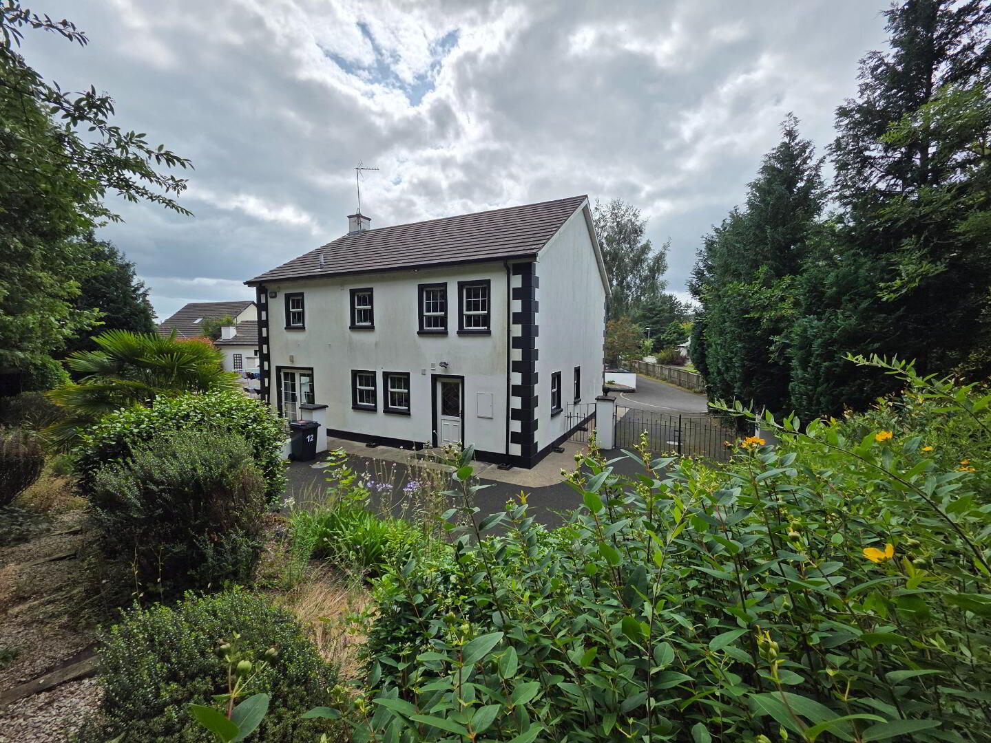12 Manor Court 43 of 47