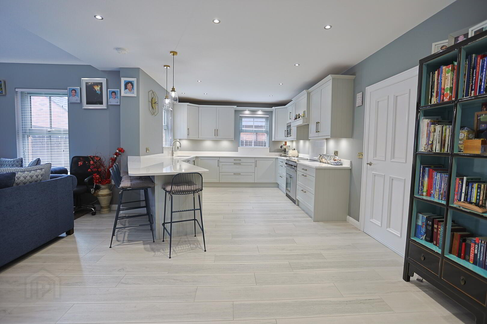 42 Blackthorn Manor 23 of 85
