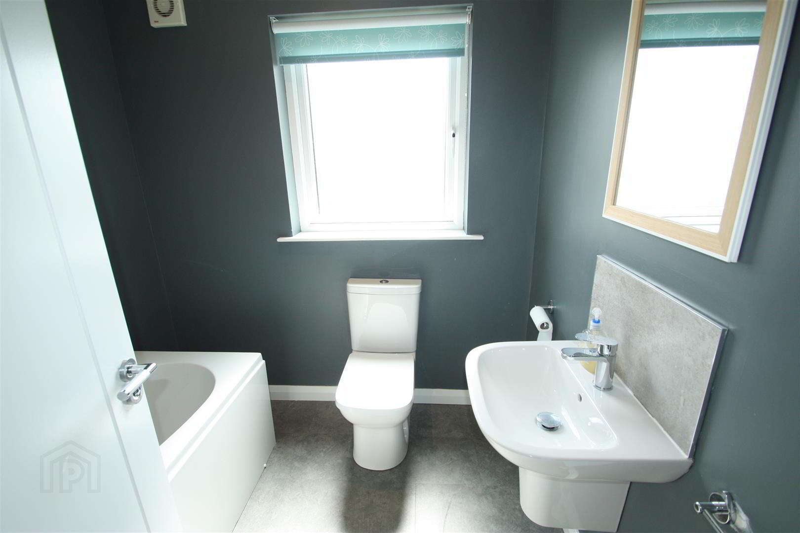 67 Millbank Grove 21 of 28