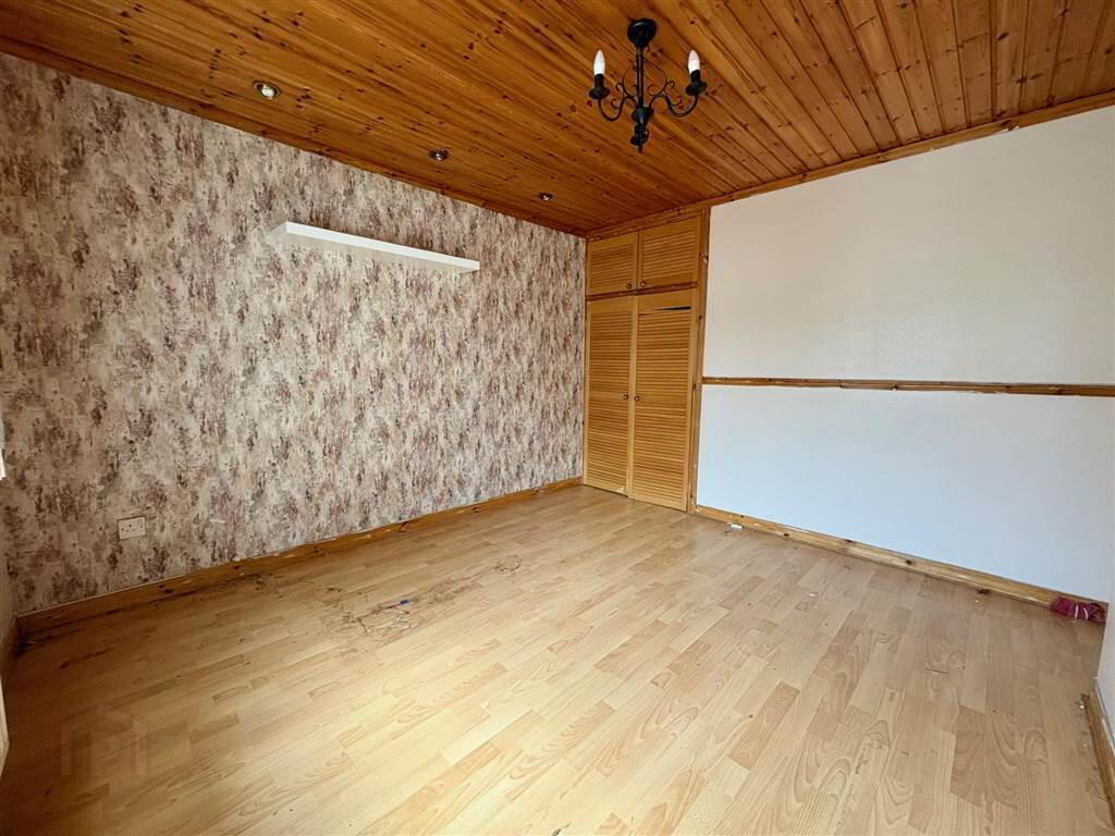 38 Pinewood Avenue 5 of 9