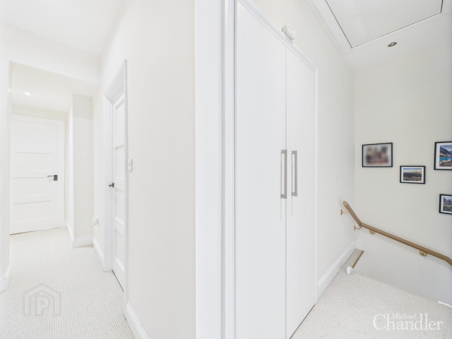 10 Carolan Road 9 of 17