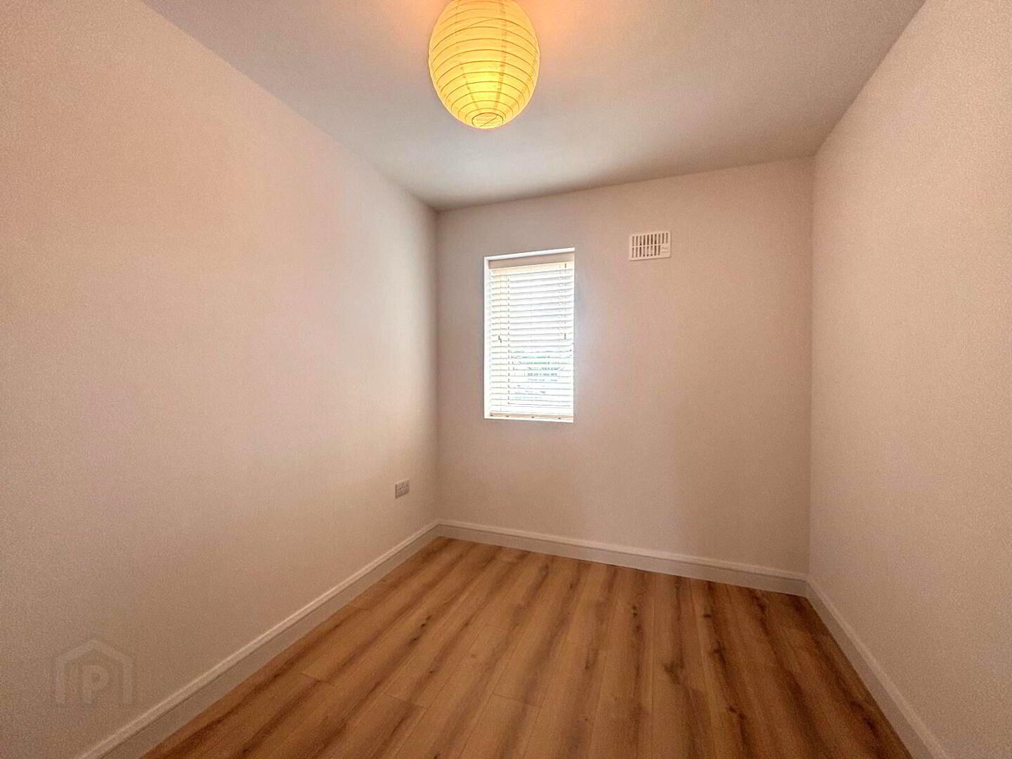 Castle Avenue 16 of 27