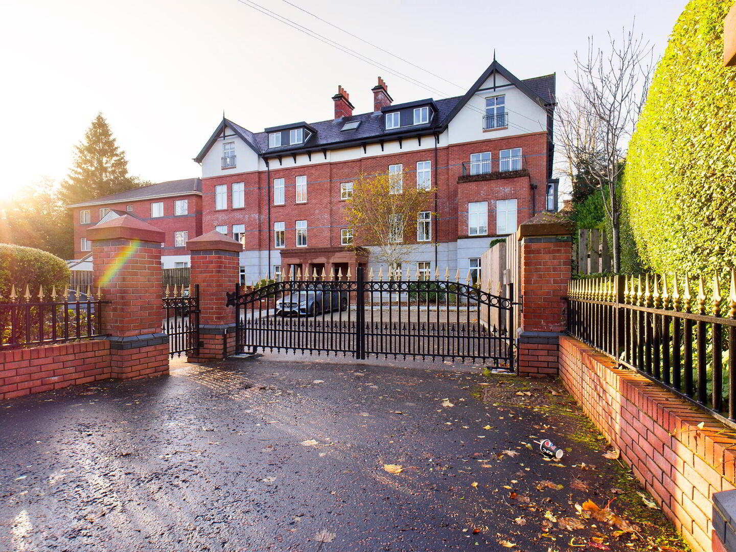 Apt 13, 1 Deramore Park South 1 of 11