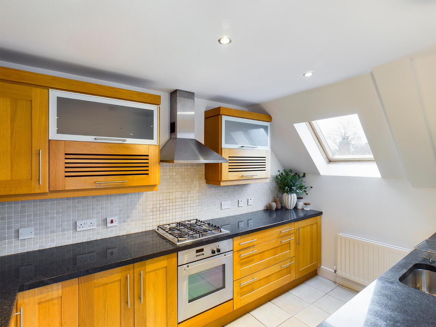 Apt 13, 1 Deramore Park South 7 of 11