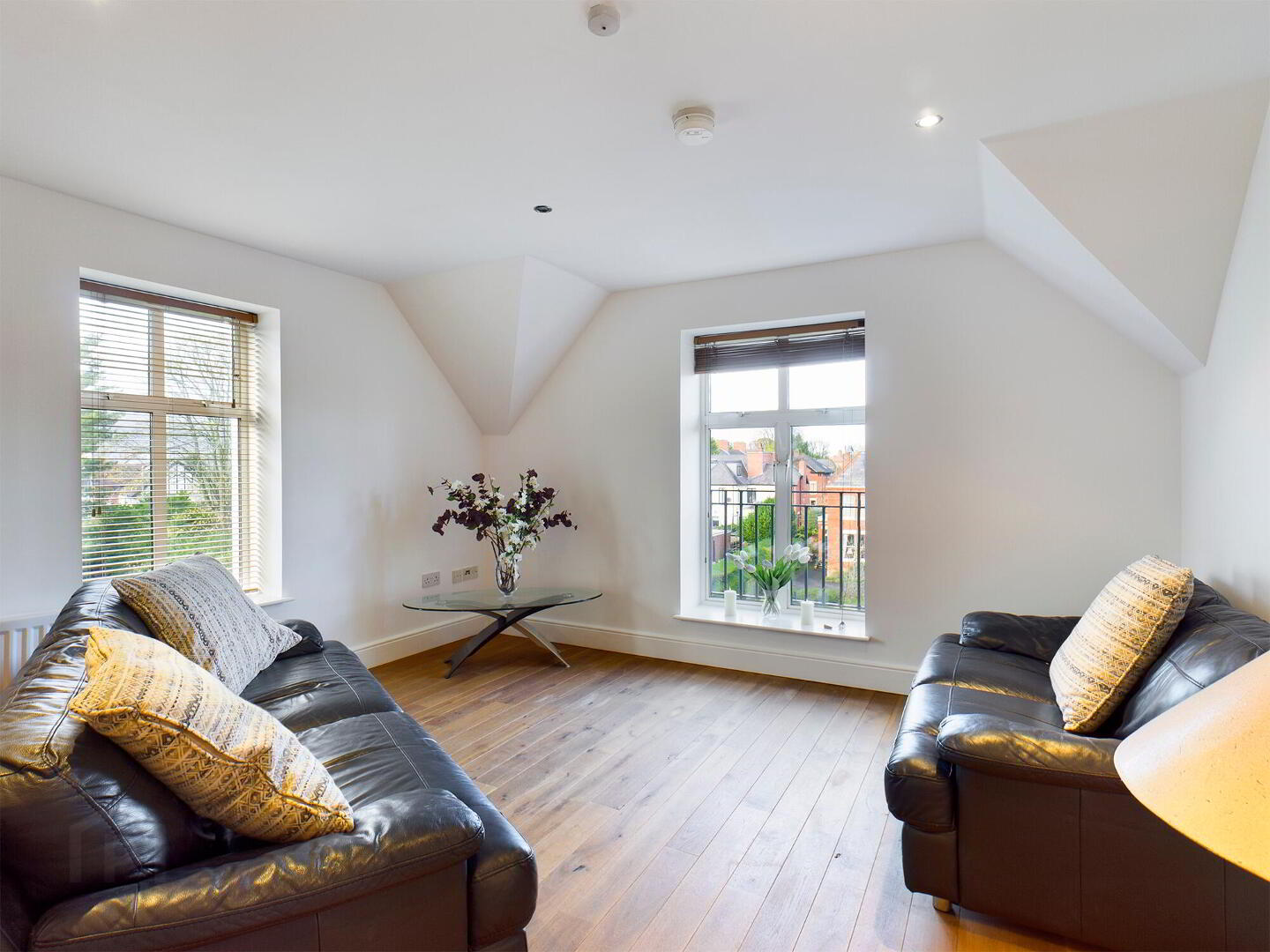 Apt 13, 1 Deramore Park South 5 of 11