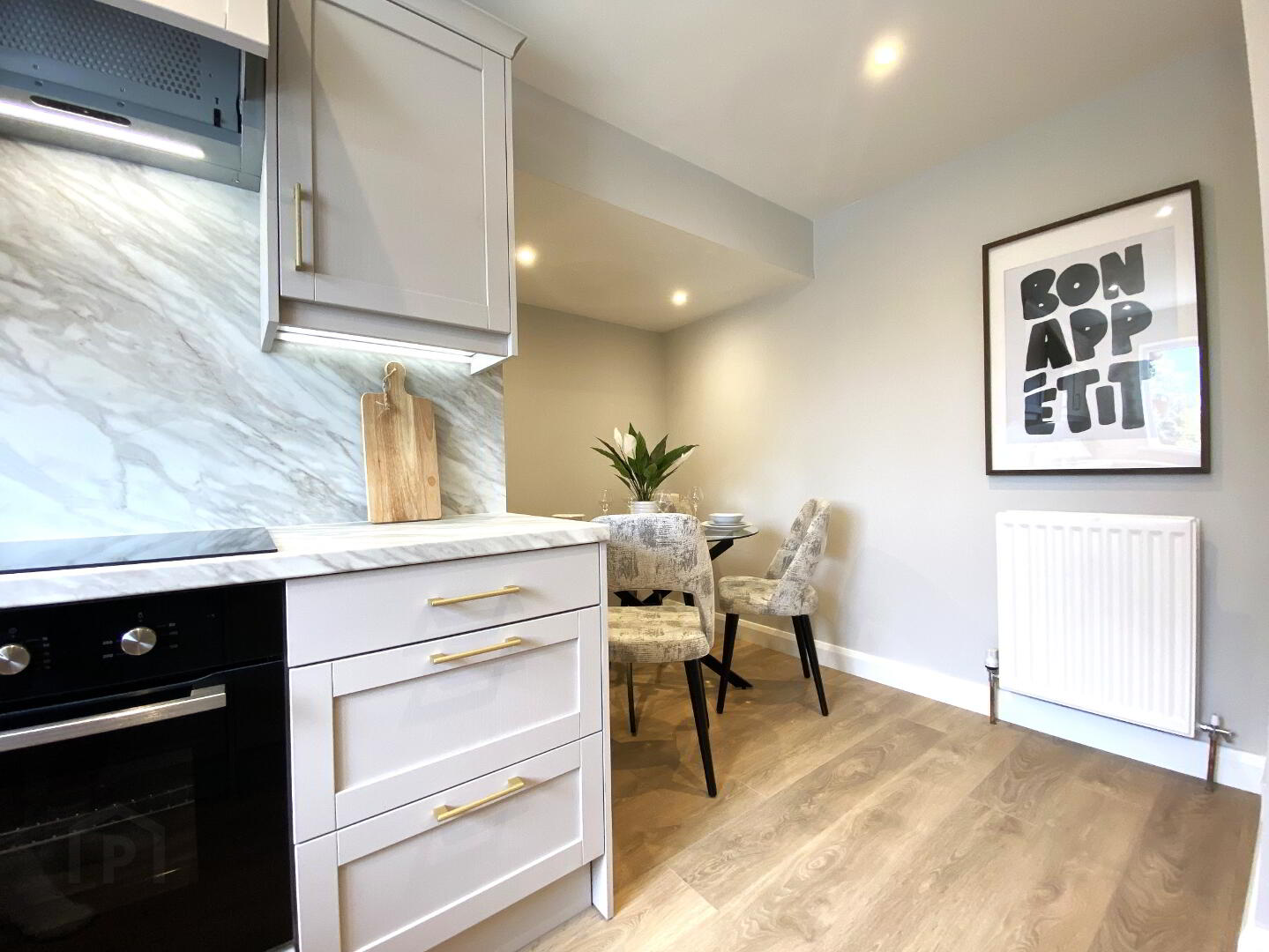 6 Railway Court 11 of 25
