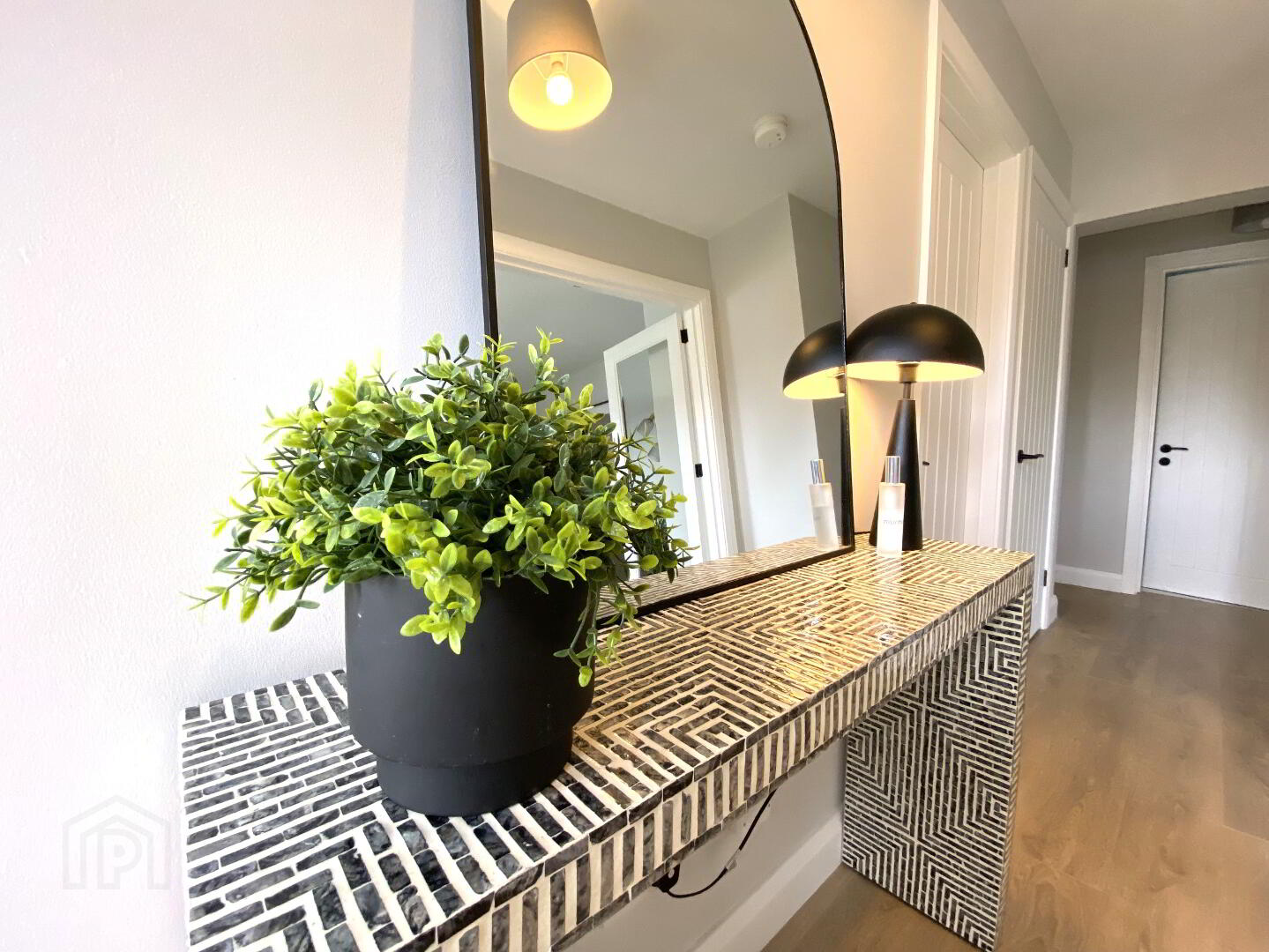 6 Railway Court 4 of 25