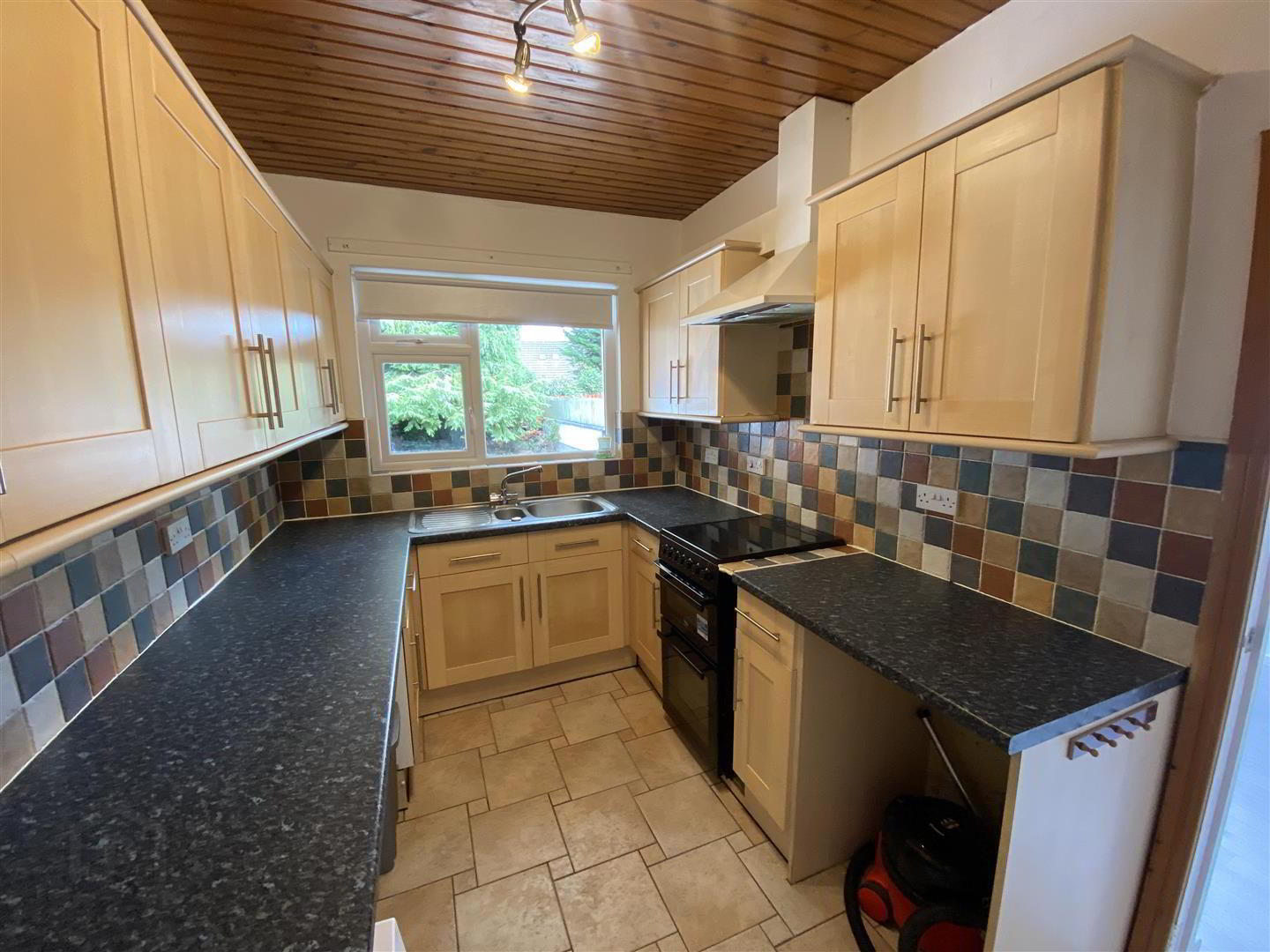 13 Lurgan Road 11 of 23