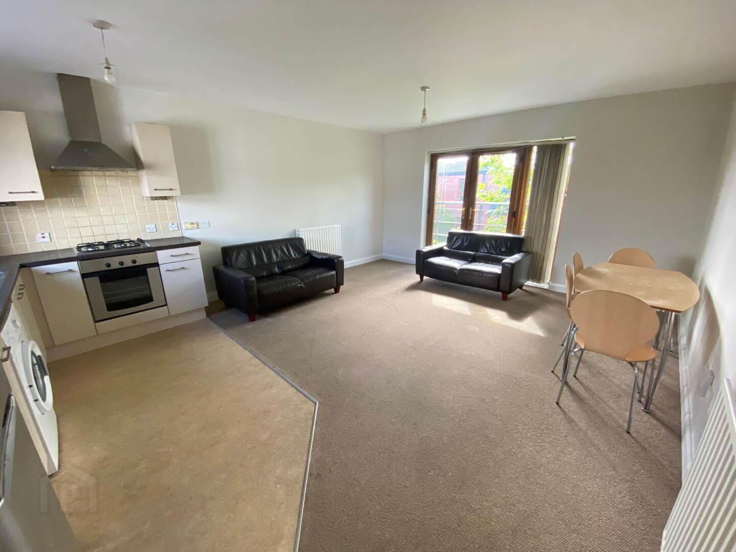 Apt 3 30, Chatsworth Street 4 of 10