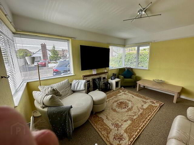 1 Glentoye Park 2 of 14