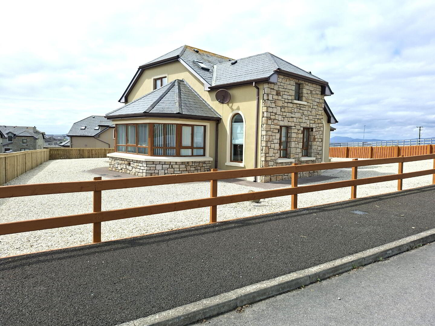 69 Stracomer Hill 2 of 37